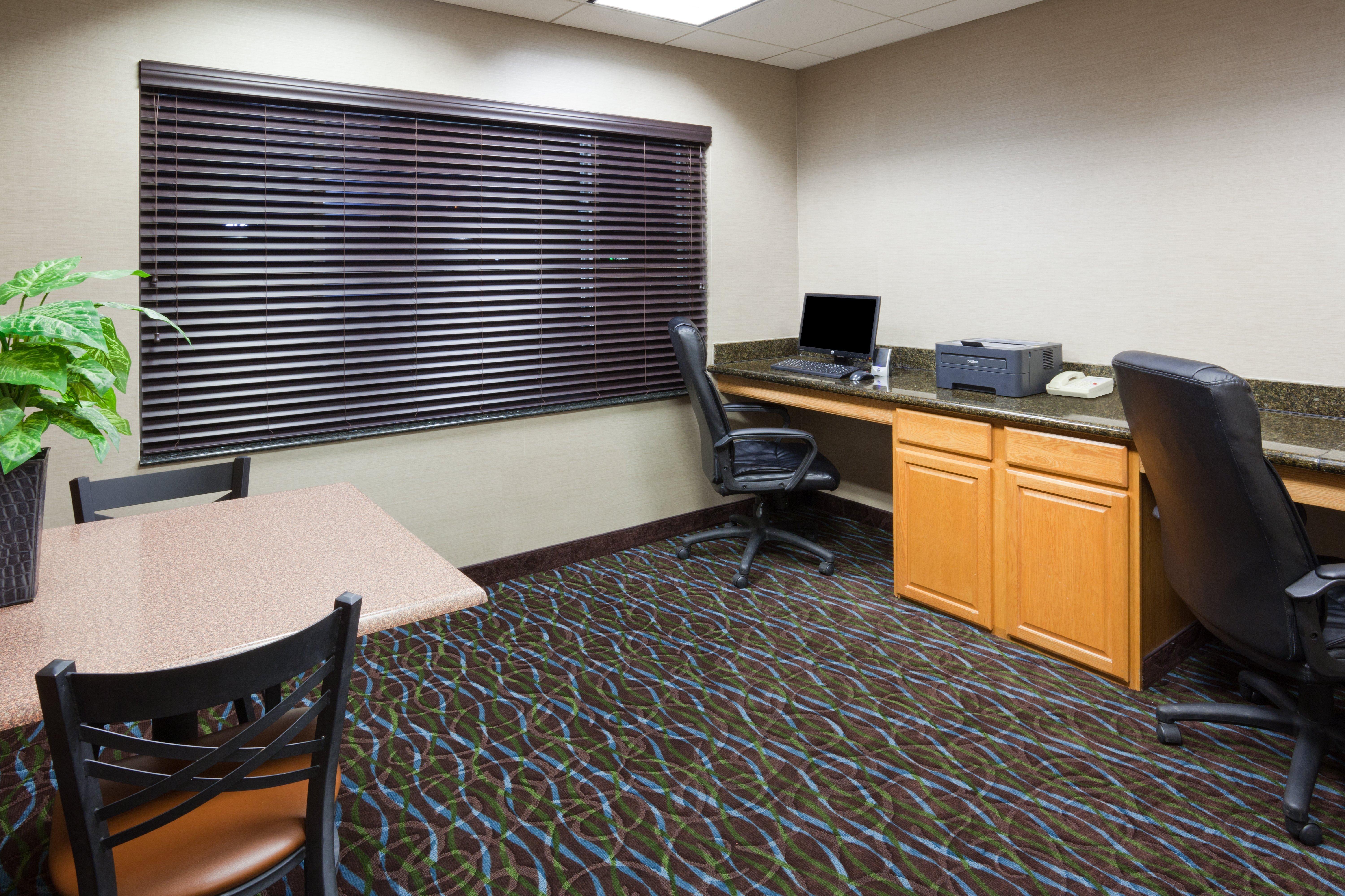 Holiday Inn Express & Suites Aberdeen By Ihg Екстер'єр фото