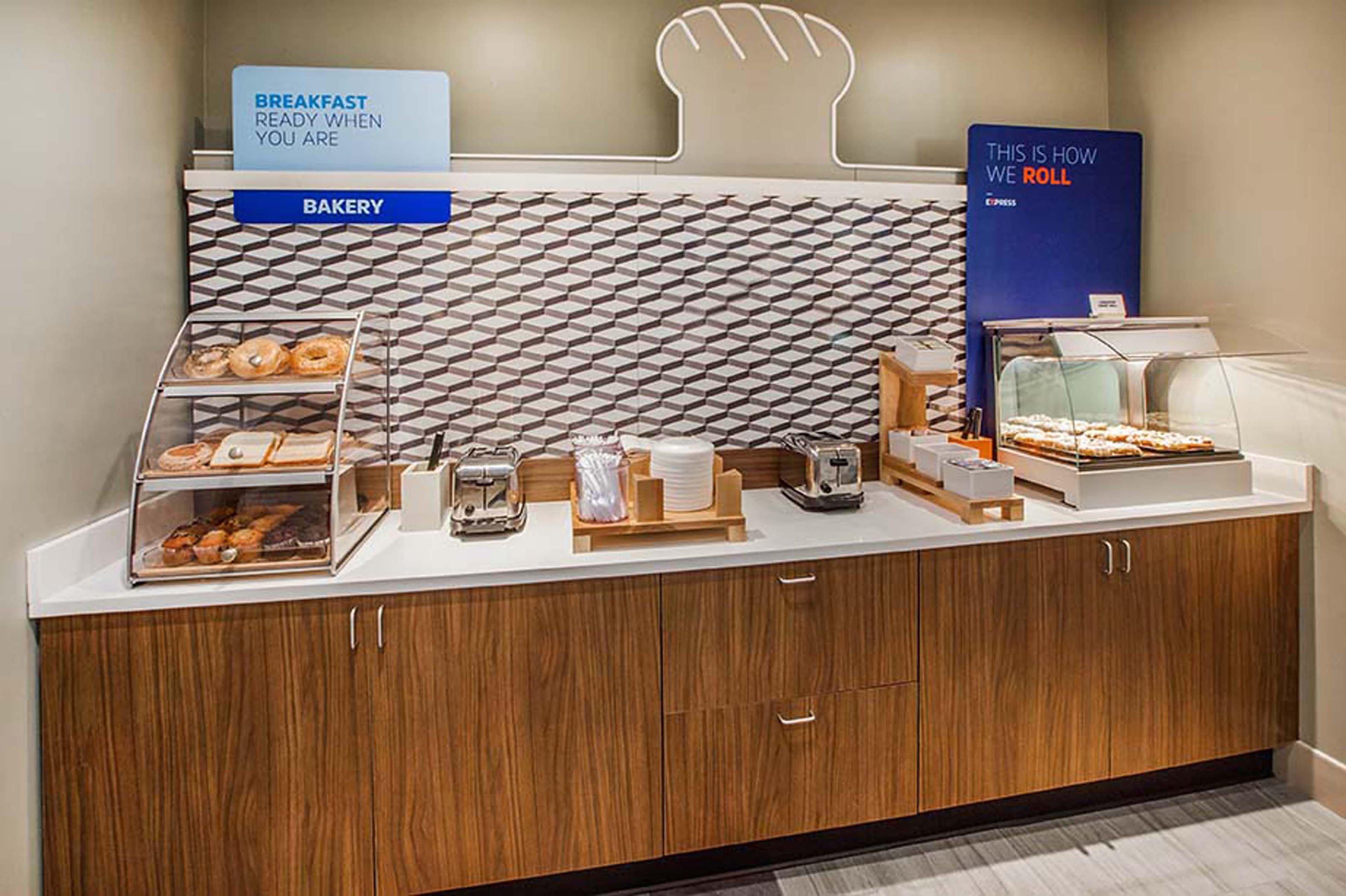Holiday Inn Express & Suites Aberdeen By Ihg Екстер'єр фото
