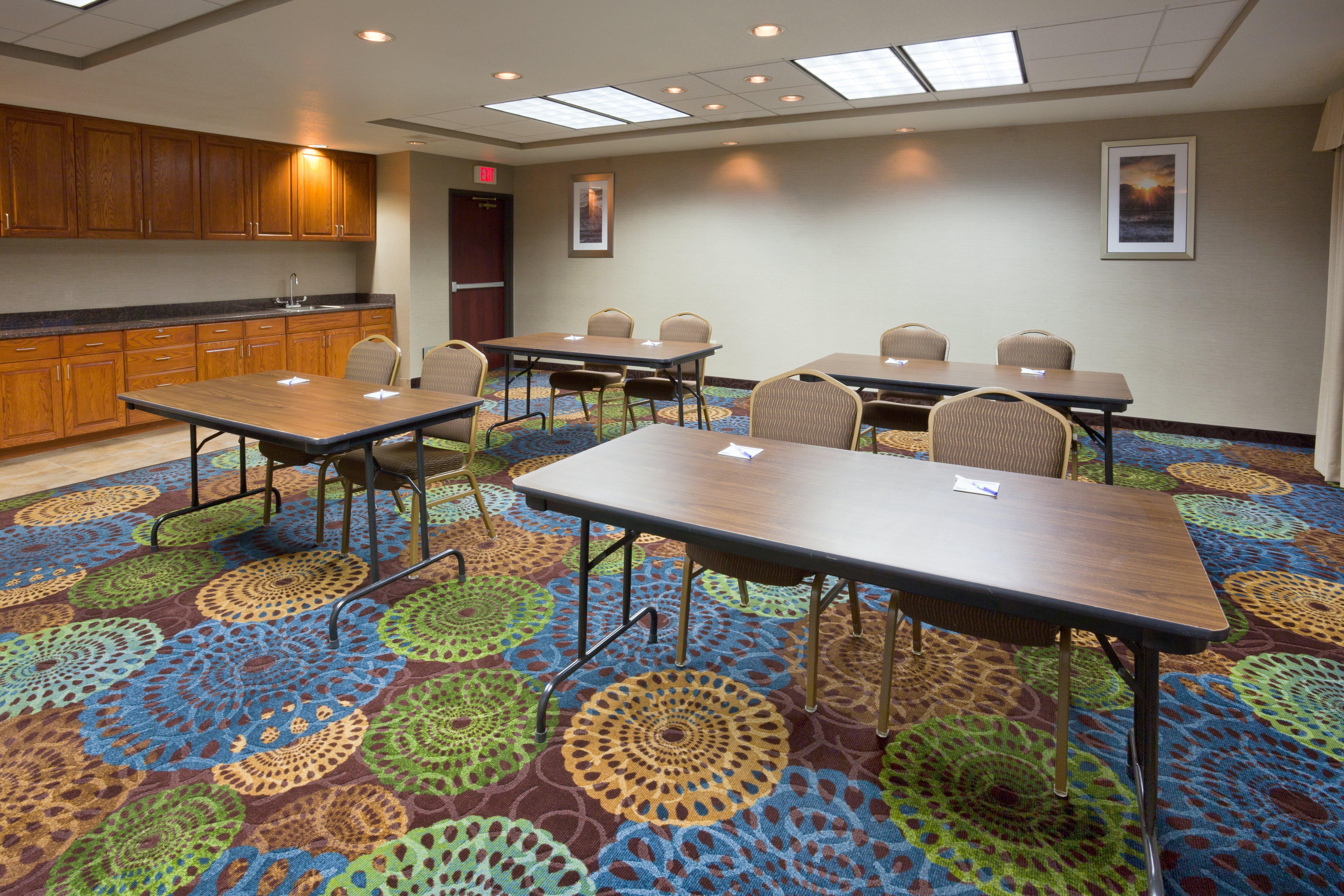 Holiday Inn Express & Suites Aberdeen By Ihg Екстер'єр фото