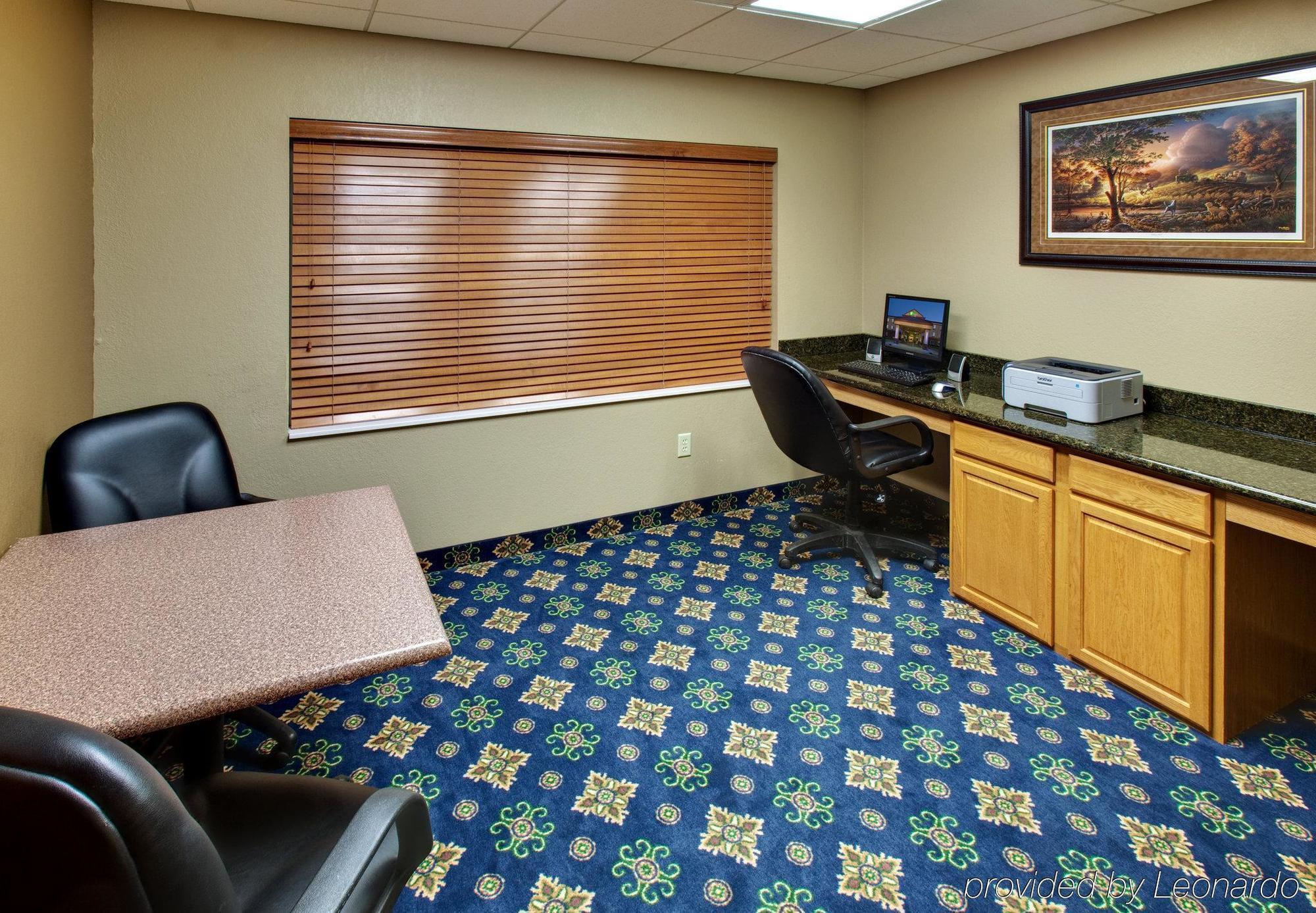 Holiday Inn Express & Suites Aberdeen By Ihg Зручності фото